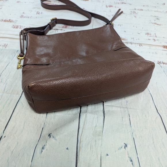 Fossil Leather Crossbody Purse - Picture 6 of 8